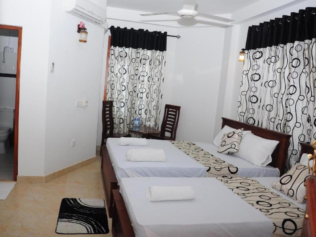 Sihilro Regency Hotel Удавалаве Екстериор снимка